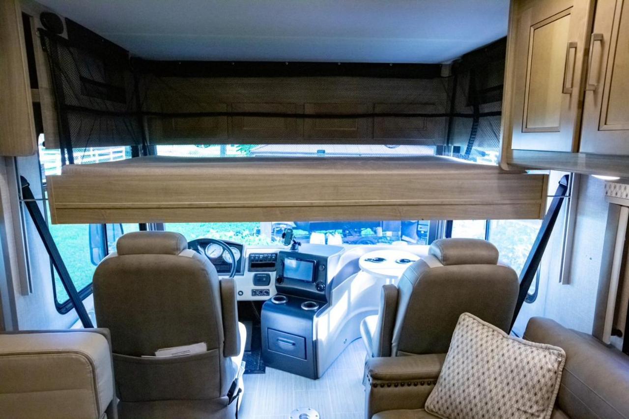 River Safaris, Stationary Class A Motorcoach, Old โฮโมซาสซา ภายนอก รูปภาพ